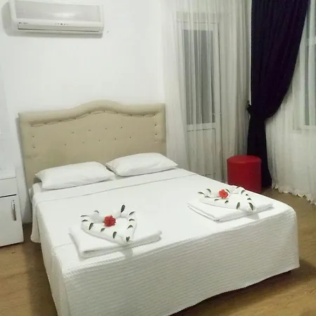 Destina Bar Restaurant Hotel *